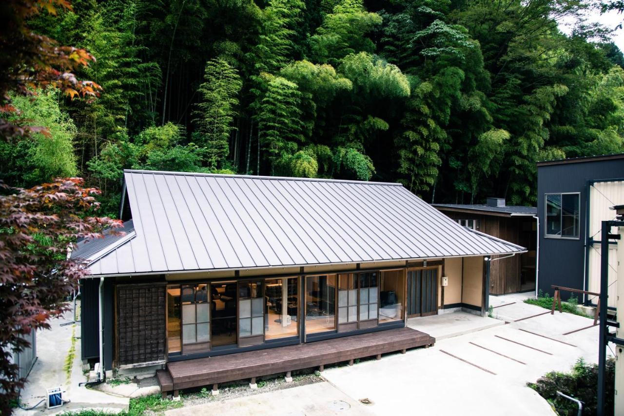 山の中の一棟貸切宿 五番地 Nambu (Yamanashi) المظهر الخارجي الصورة