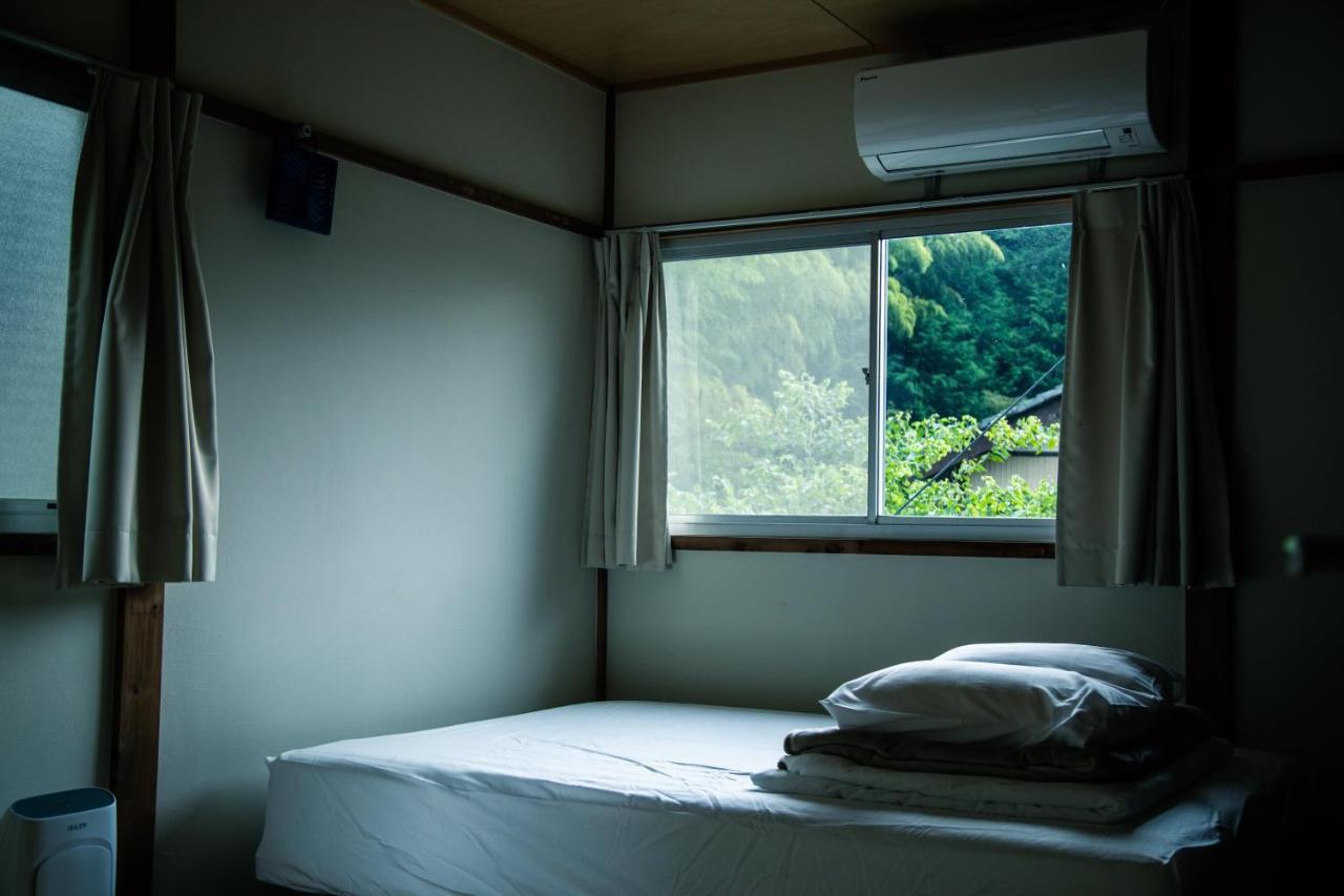 山の中の一棟貸切宿 五番地 Nambu (Yamanashi) المظهر الخارجي الصورة